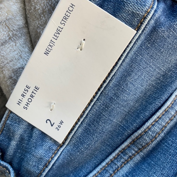 American Eagle Hi rise Shortie Jean shorts tags on - Picture 6 of 7